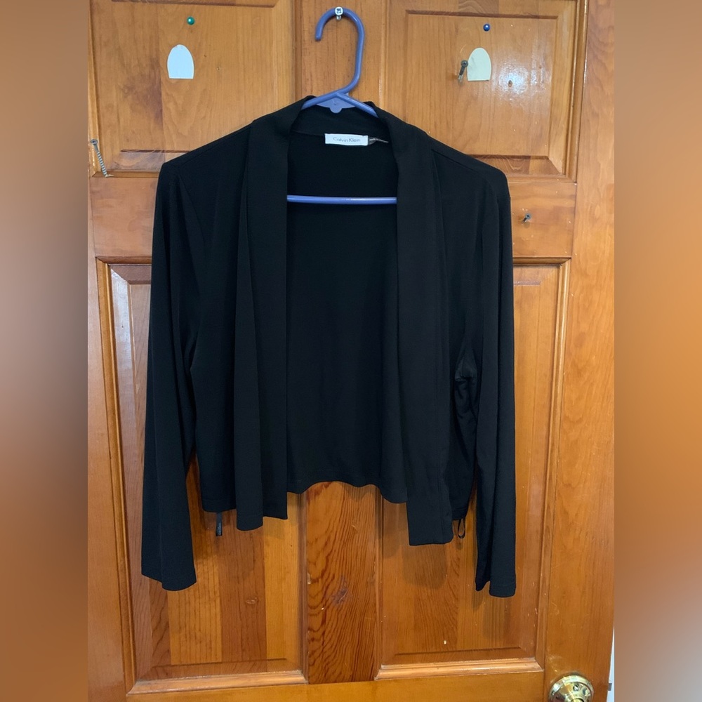 Women’s all black short shall. Calvin Klein size XL.